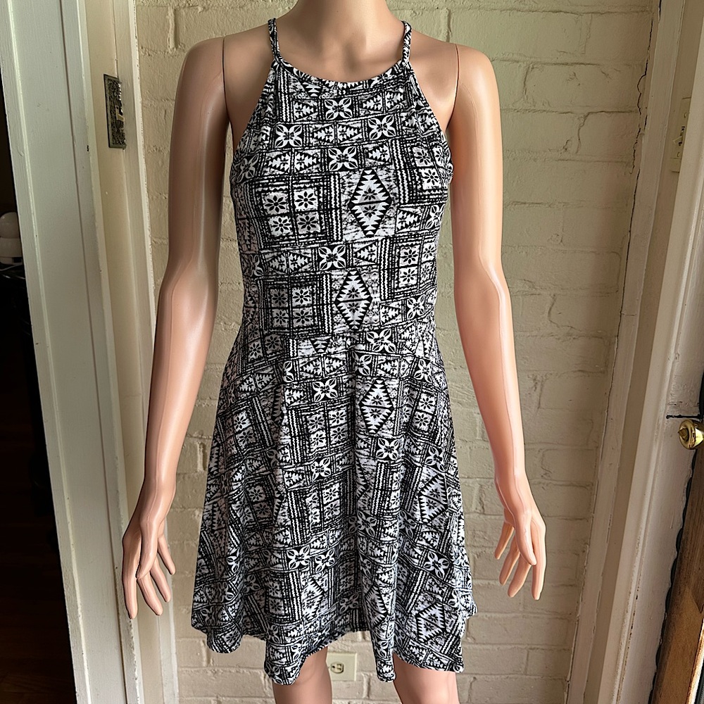 Mossimo size medium black and white tribal print summer dress